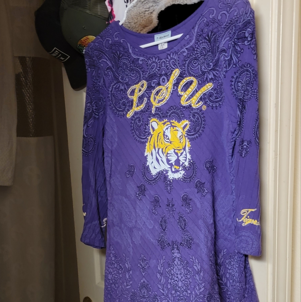 LSU shirt